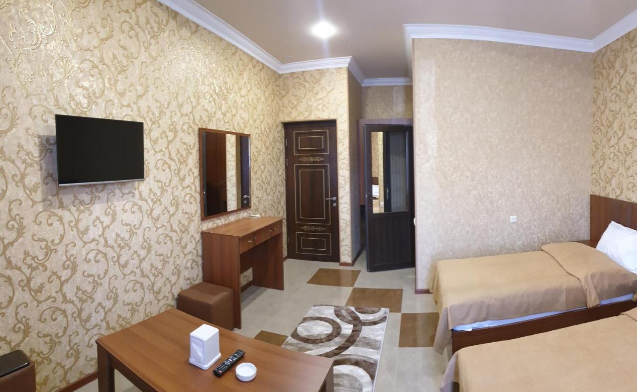 Khrchit Hotel Martuni Exterior photo
