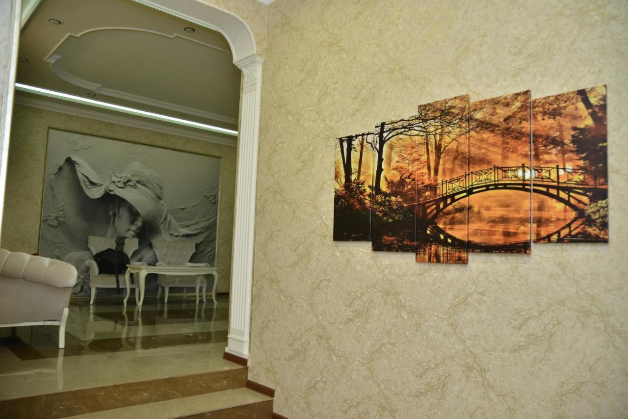 Khrchit Hotel Martuni Exterior photo